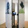 Pile ou Face, installation estampes numériques sur papier, 200 x 80 cm par panneau, vidéo, Centre d’artiste Voix Visuelle, 2007